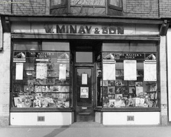 minays
